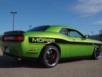 Dodge Challenger Targa (2008) - picture 4 of 5