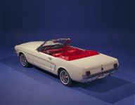 Ford Mustang Convertible  1/2 (1964) - picture 4 of 5