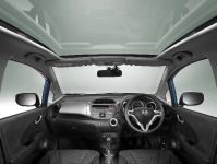 Honda Jazz (2009) - picture 2 of 5