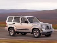 Jeep Liberty (2008) - picture 1 of 5
