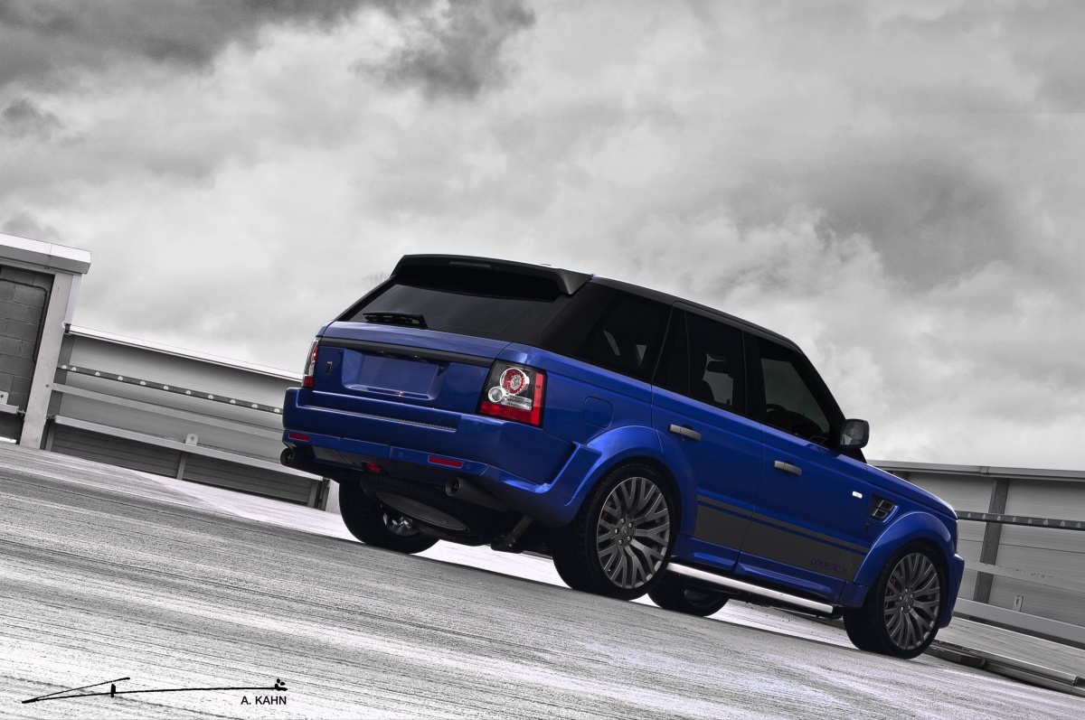 Kahn Design Imperial Blue Cosworth Range Rover