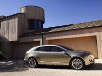 Lincoln MKT Concept (2009) - picture 3 of 17