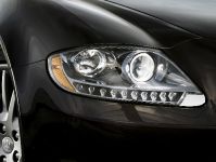 Maserati Quattroporte Sport GT S (2010) - picture 6 of 10
