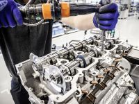 Mercedes-Benz AMG 4.0 liter V8 Bi-Turbo (2014) - picture 7 of 10