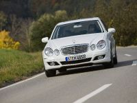 Mercedes-Benz E 300 BlueTEC (2009) - picture 4 of 8