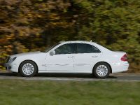 Mercedes-Benz E 300 BlueTEC (2009) - picture 5 of 8
