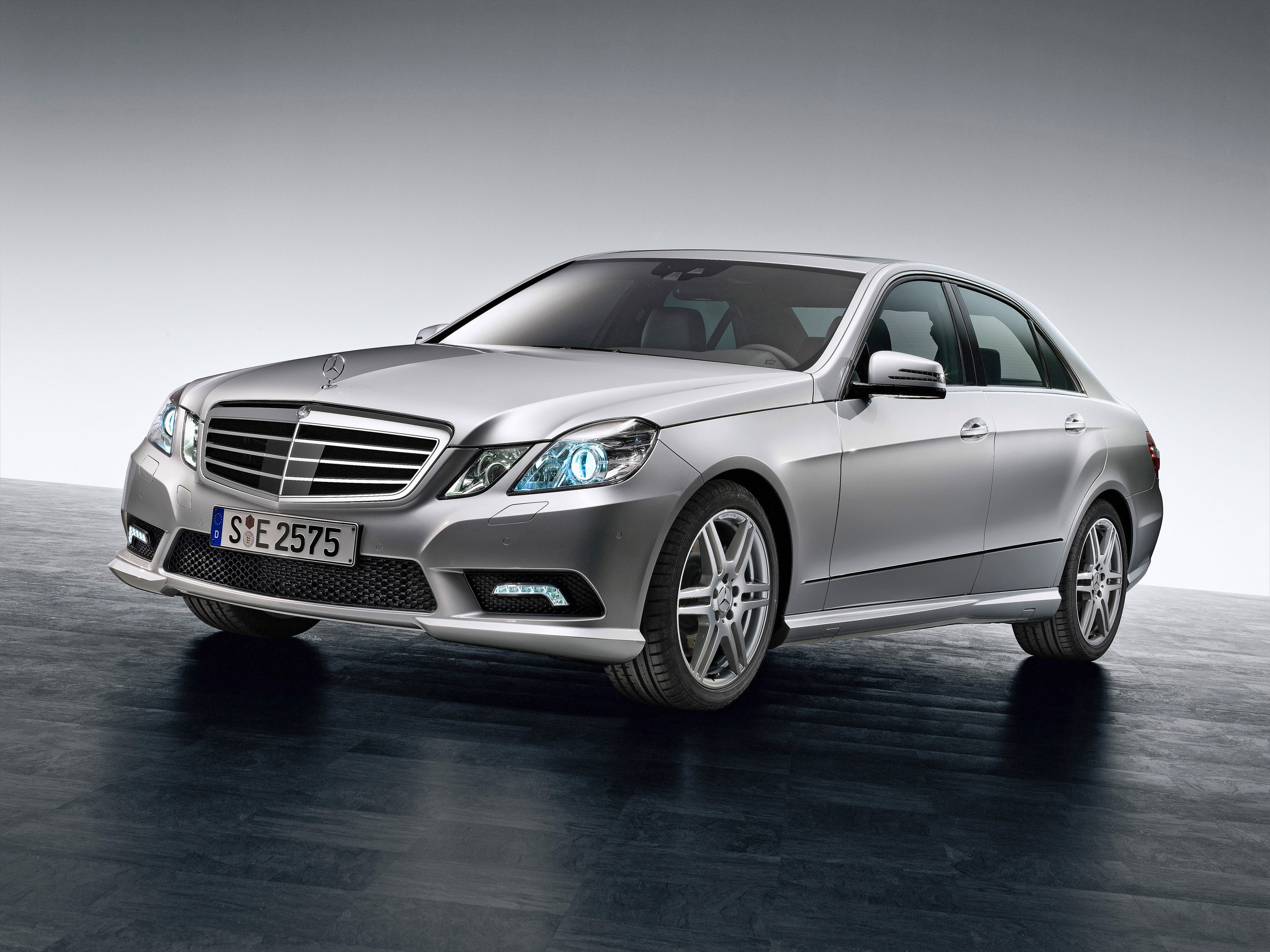 Mercedes-Benz E500 AVANTGARDE AMG