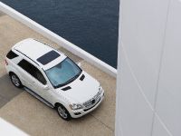 Mercedes-Benz ML 320 BlueTEC (2009) - picture 7 of 21