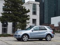 Mercedes-Benz ML 450 HYBRID (2010) - picture 7 of 27