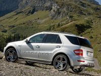 Mercedes-Benz ML 63 AMG 10th Anniversary (2009) - picture 8 of 20