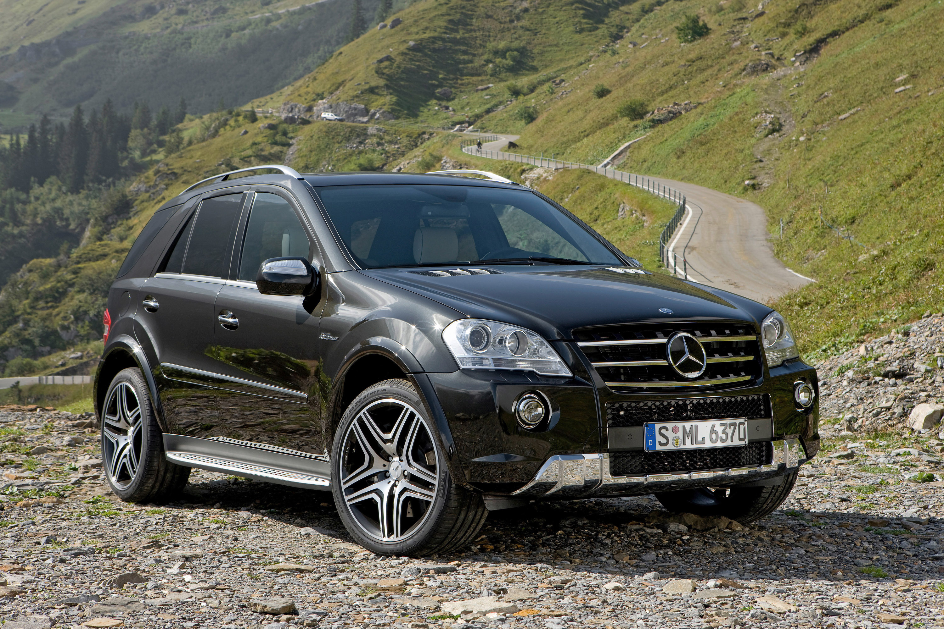 AMG Mercedes-Benz ML 63 AMG Performance Studio