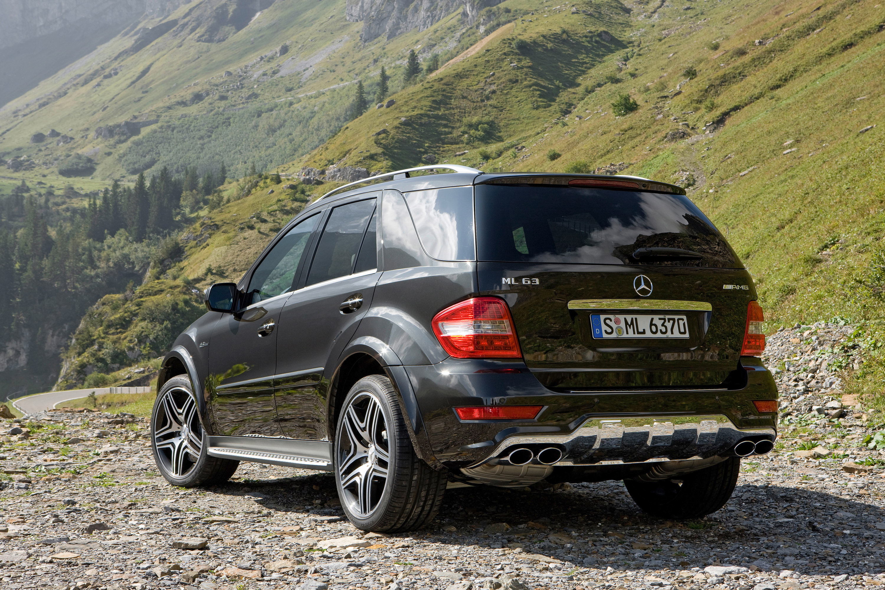 AMG Mercedes-Benz ML 63 AMG Performance Studio