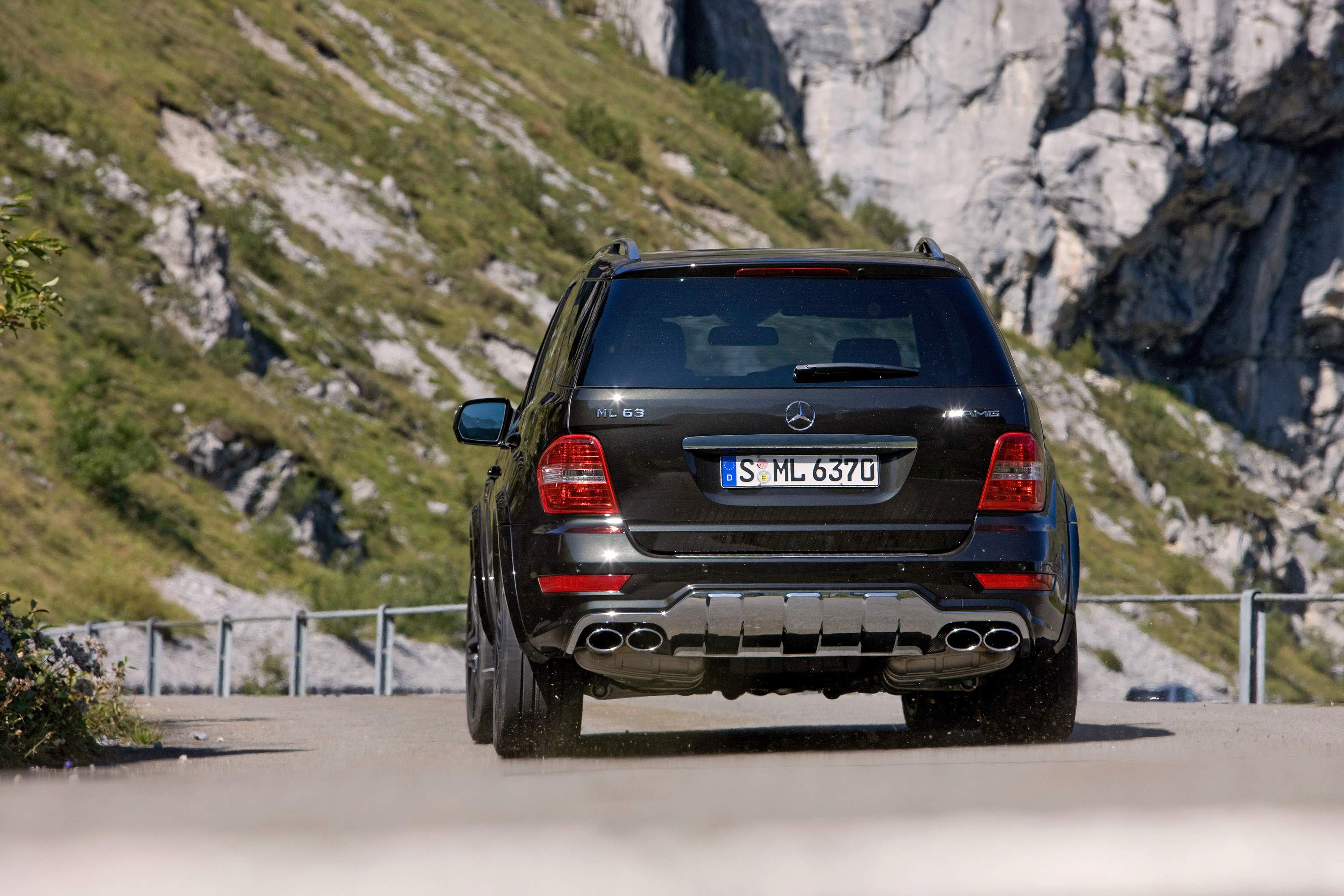 AMG Mercedes-Benz ML 63 AMG Performance Studio