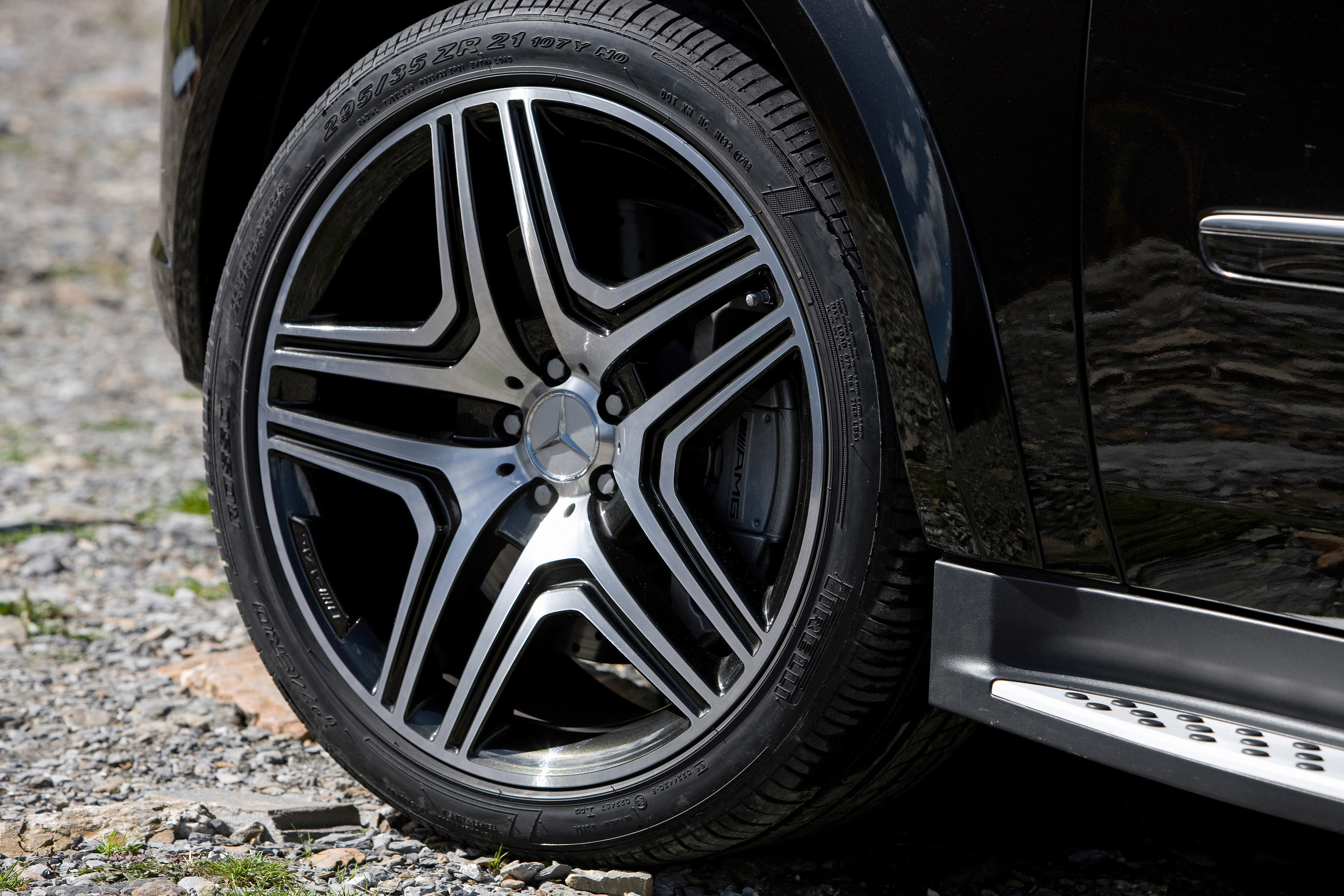 AMG Mercedes-Benz ML 63 AMG Performance Studio