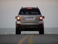 Mercedes-Benz R, ML, and GL 320 BlueTEC (2007)