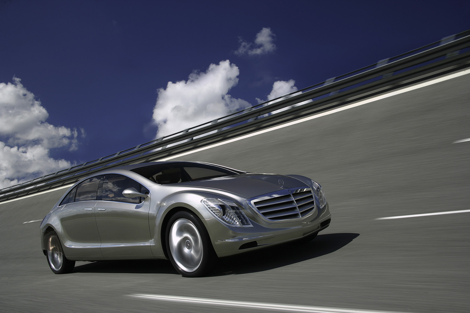 Mercedes-Benz - Road to the Future