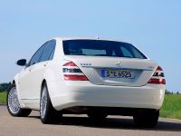 Mercedes-Benz S 320 CDI BlueEFFICIENCY (2009) - picture 4 of 10