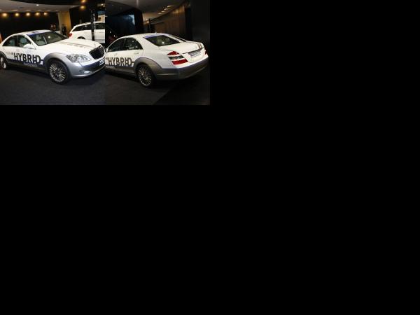 Frankfurt Mercedes-Benz S-Class Hybrid Frankfurt 2011 (2011) - picture 1 of 2