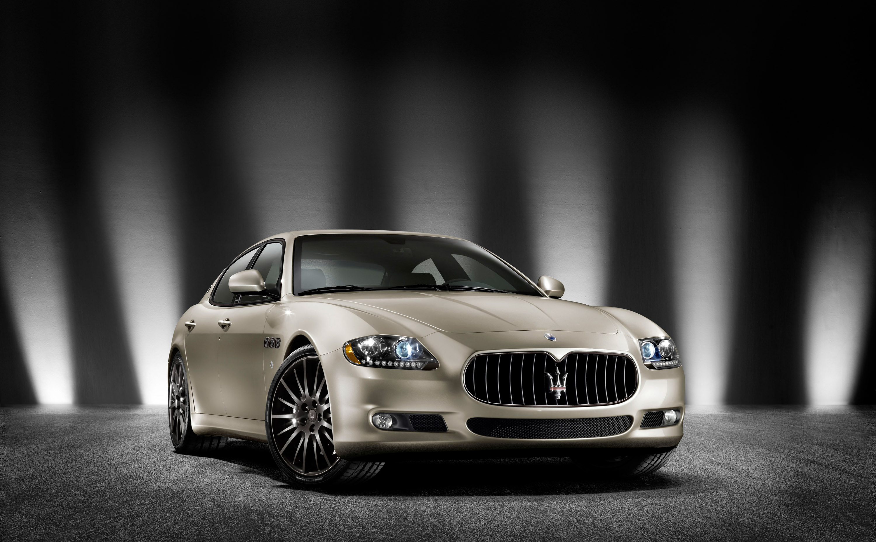 Maserati Meserati Quattroporte Sport GT S Awards Edition