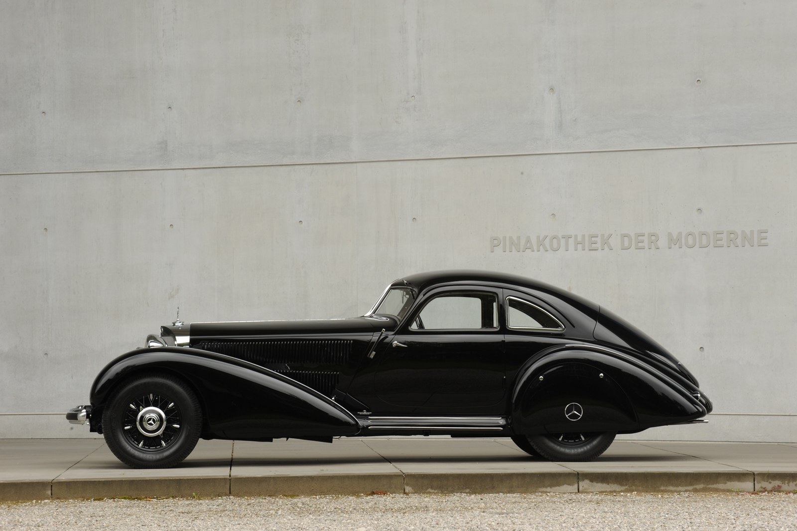 Mercedes-Benz Milestones Automotive Design - Example Mercedes-Benz