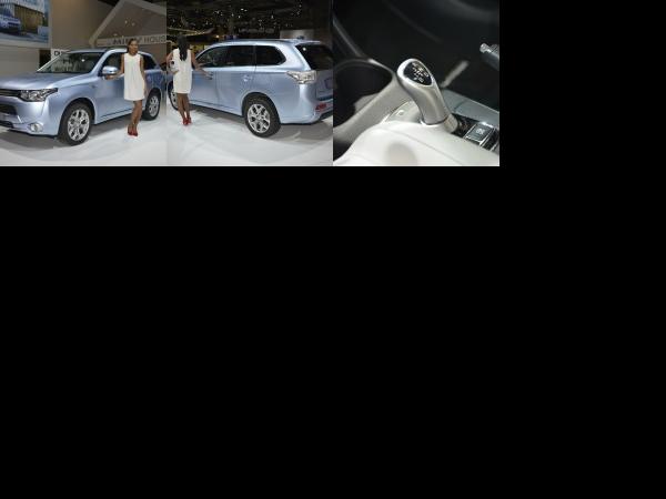 Paris Mitsubishi Outlander PHEV Paris 2012 (2012) - picture 1 of 3