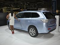 Mitsubishi Outlander PHEV Paris 2012 (2012)