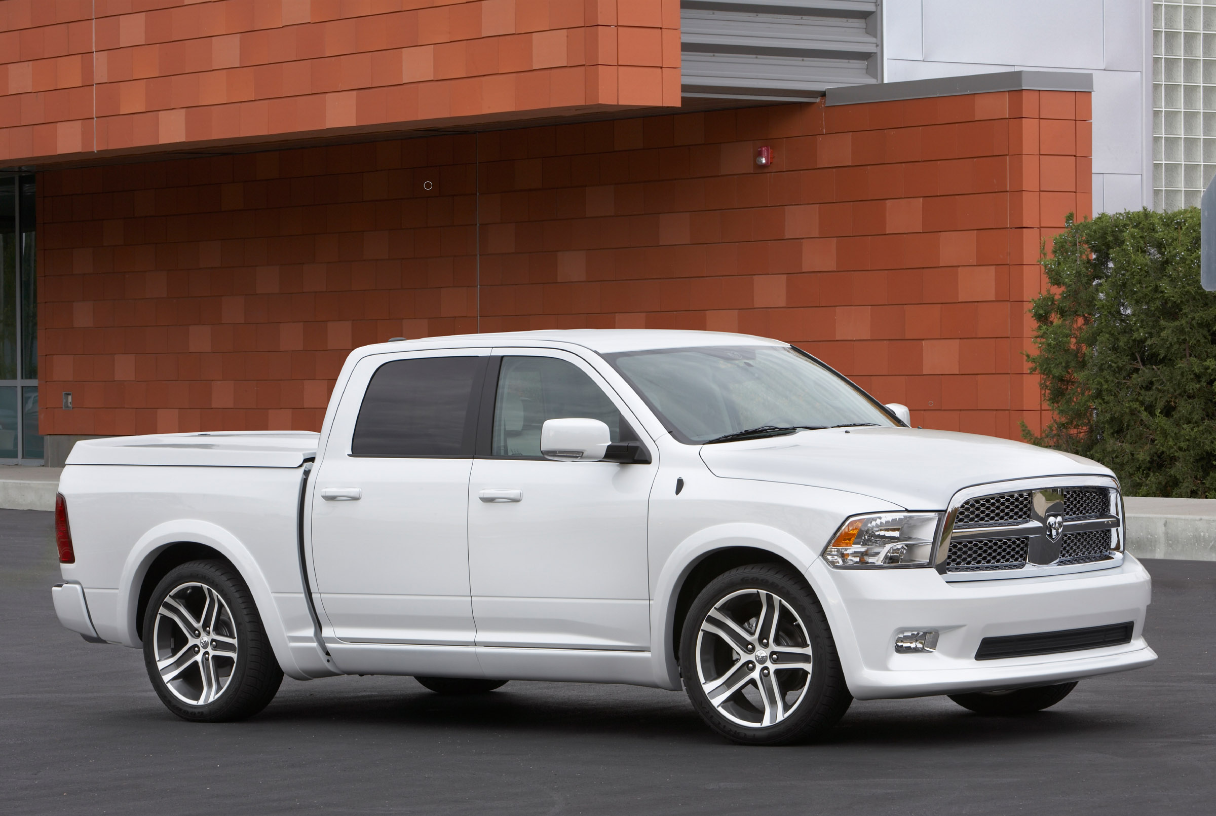 SEMA Mopar Dodge Ram Bianco