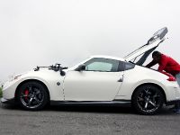Nissan 370Z Nismo vs Wingsuit (2013) - picture 5 of 14