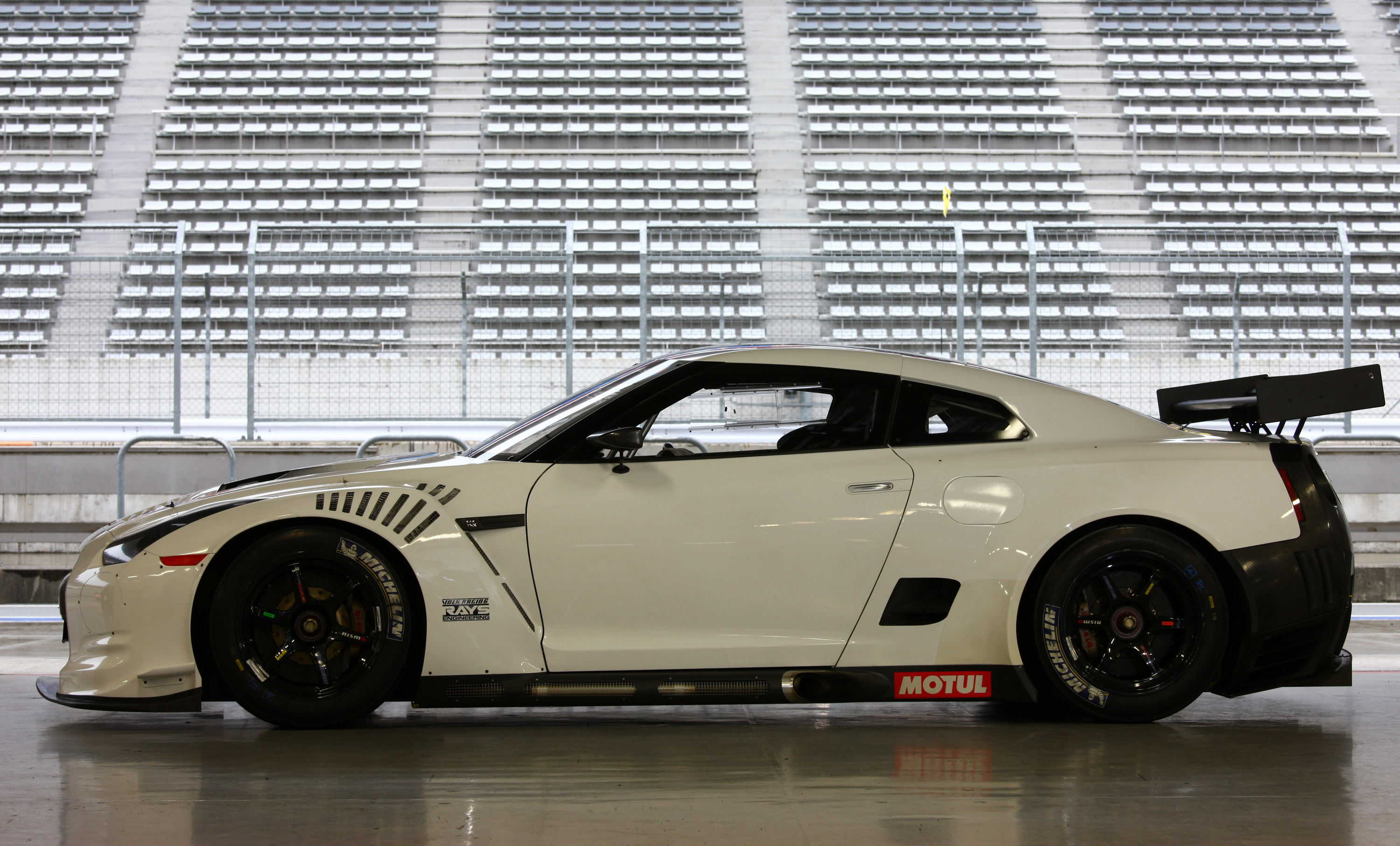 Nissan GT-R 2010 FIA GT1