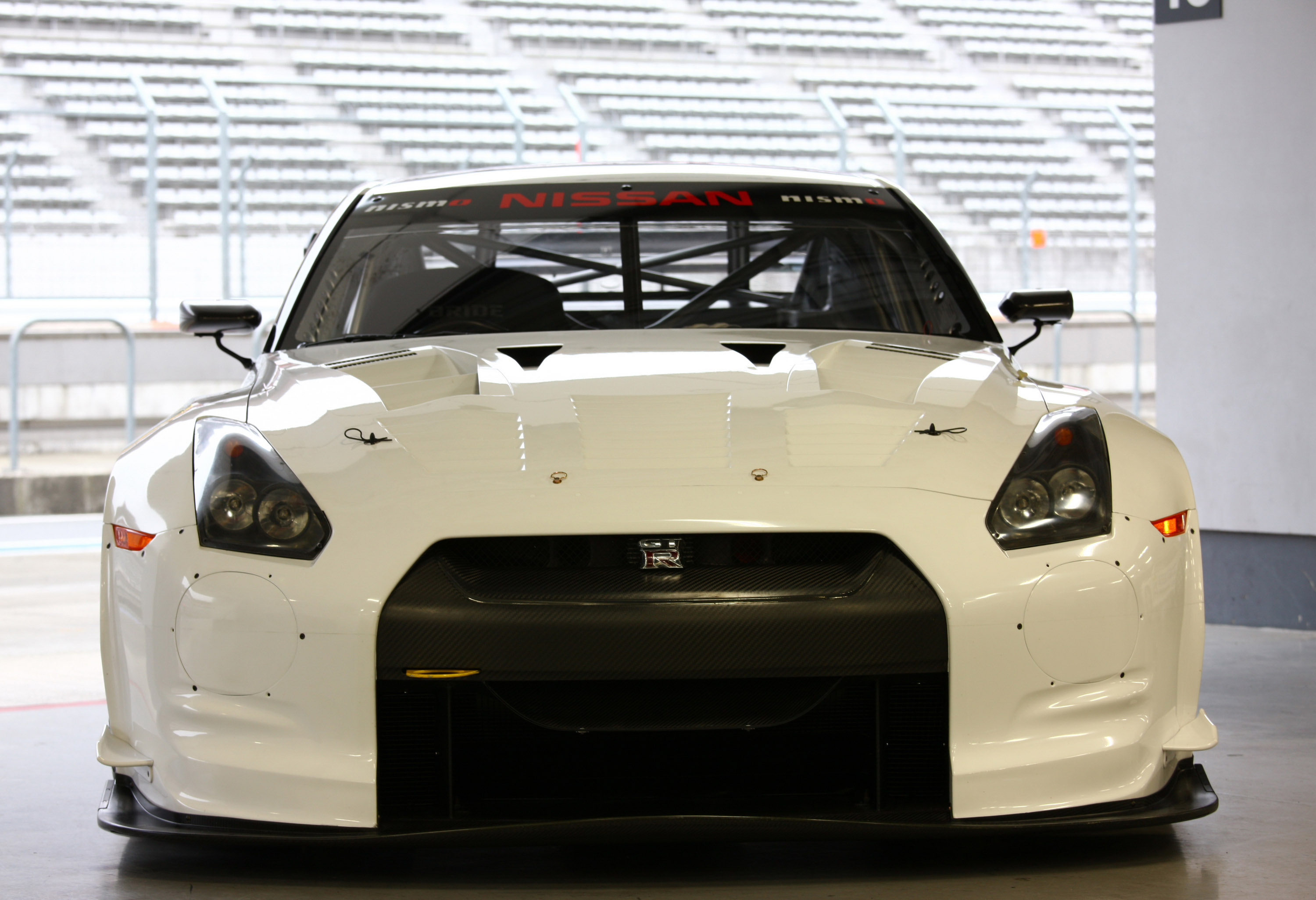 Nissan GT-R 2010 FIA GT1