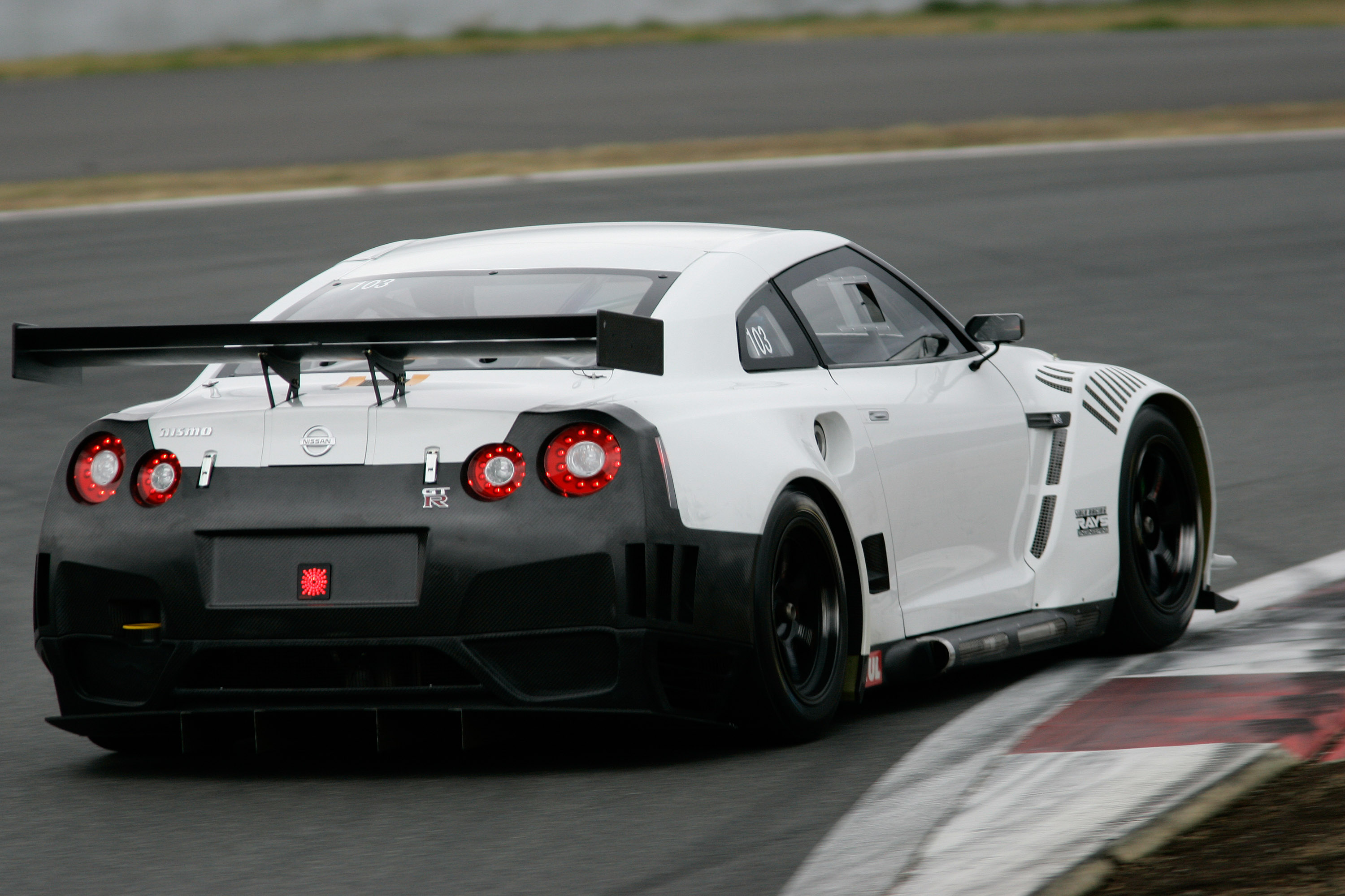 Nissan GT-R 2010 FIA GT1