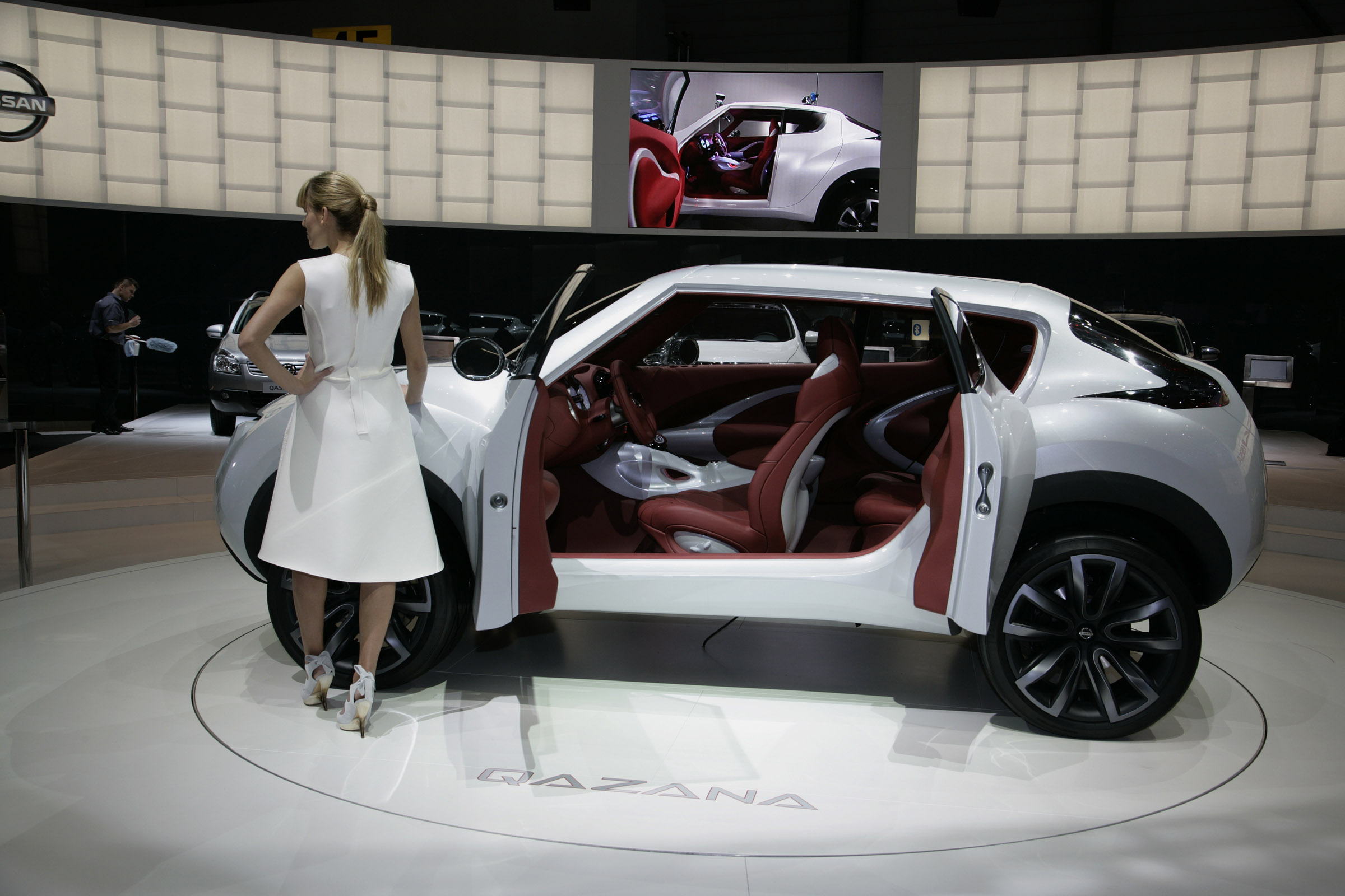 Geneva Nissan Qazana Concept Geneva 2009