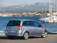 Opel Zafira (2008) - picture 4 of 12