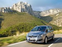 Opel Zafira (2008) - picture 7 of 12
