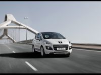 Peugeot 3008 HYbrid4 Limited Edition (2011) - picture 7 of 8