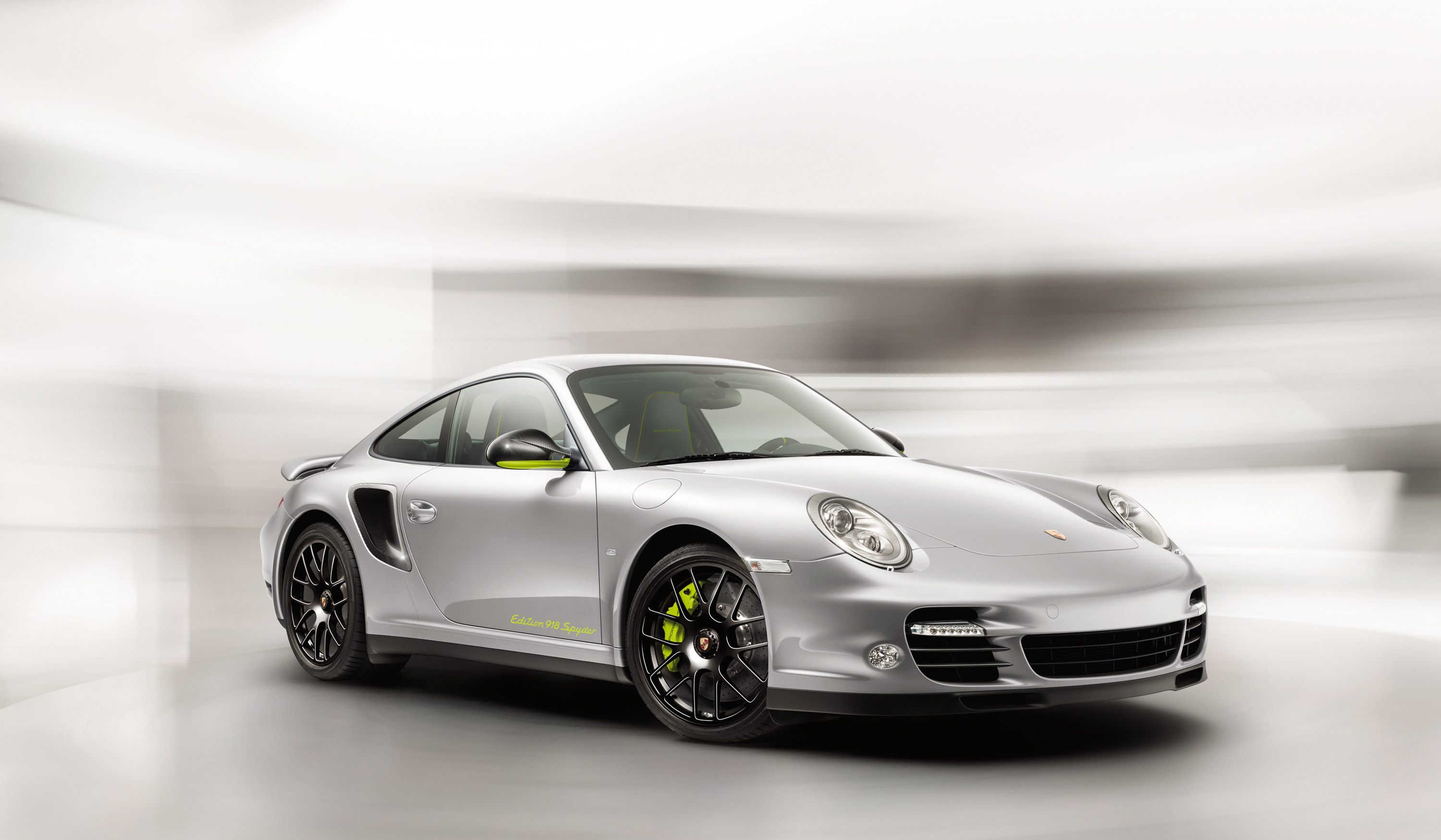 Porsche 911 Turbo S "Edition 918 Spyder"