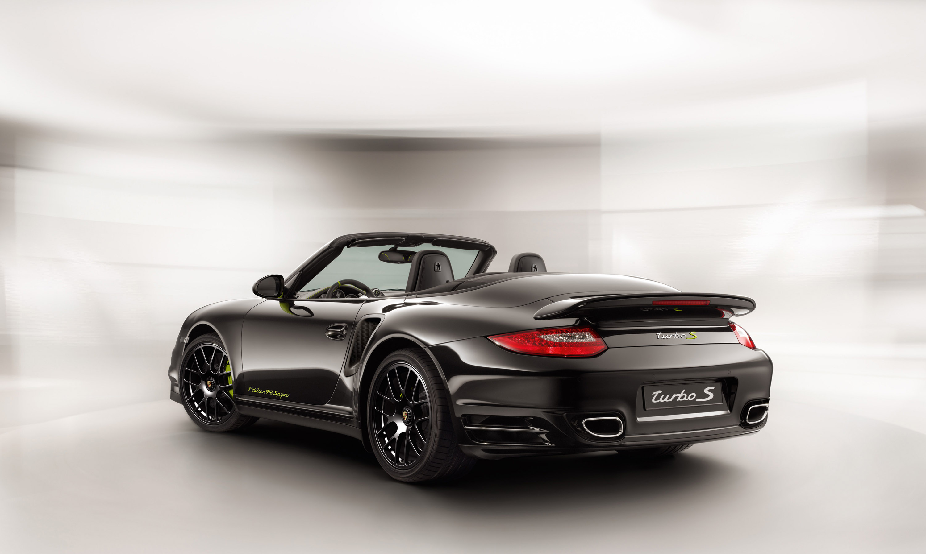 Porsche 911 Turbo S "Edition 918 Spyder"