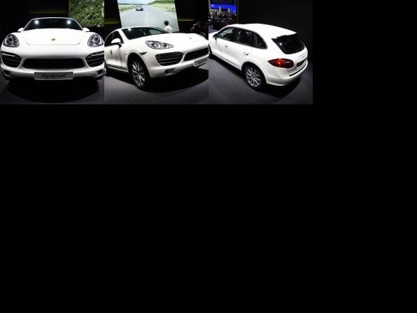 Geneva Porsche Cayenne Geneva (2010) - picture 1 of 3