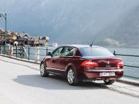 Skoda Superb (2009) - picture 1 of 8