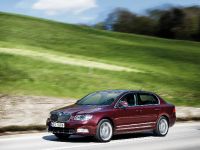 Skoda Superb (2009) - picture 5 of 8