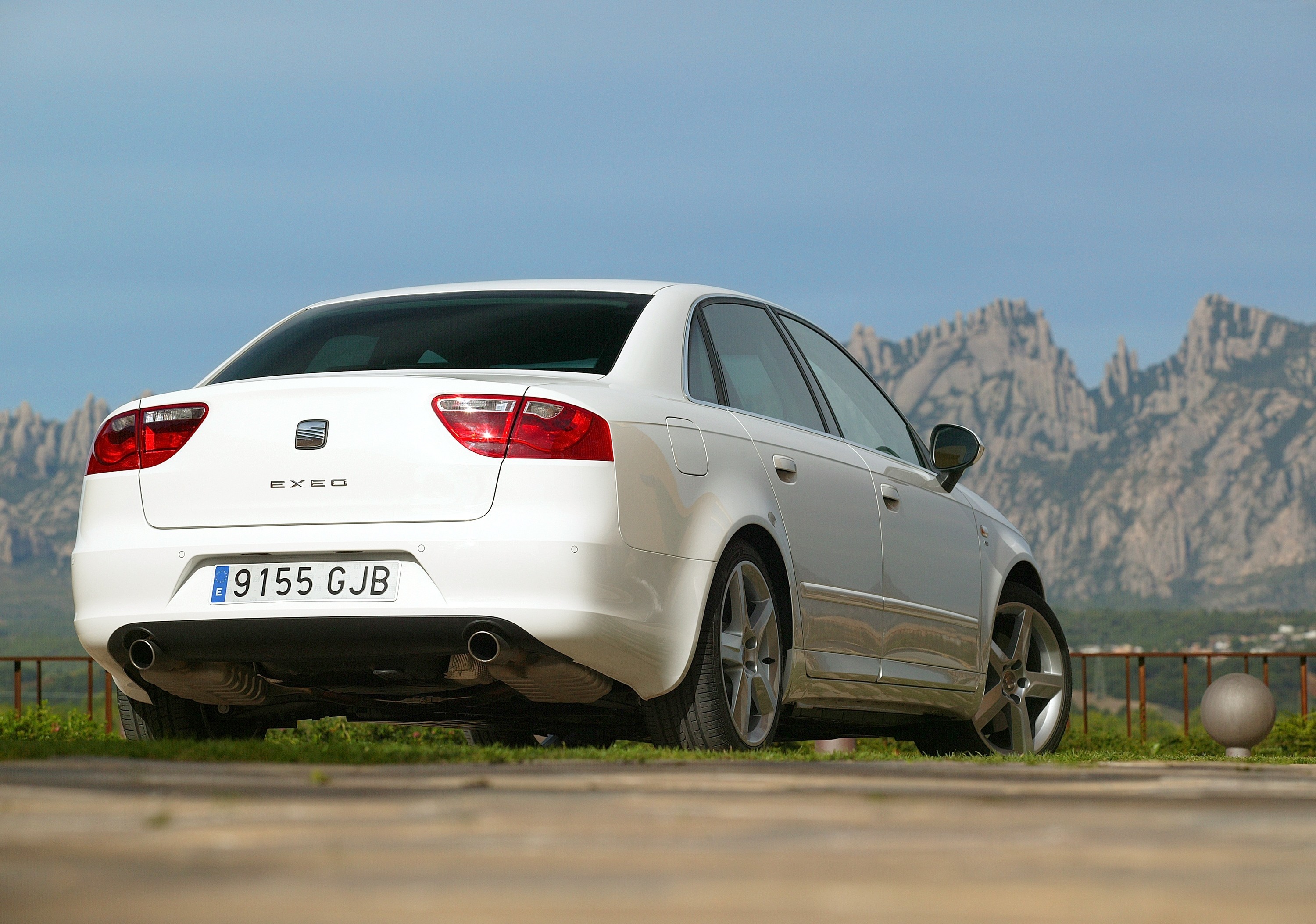 SEAT Exeo