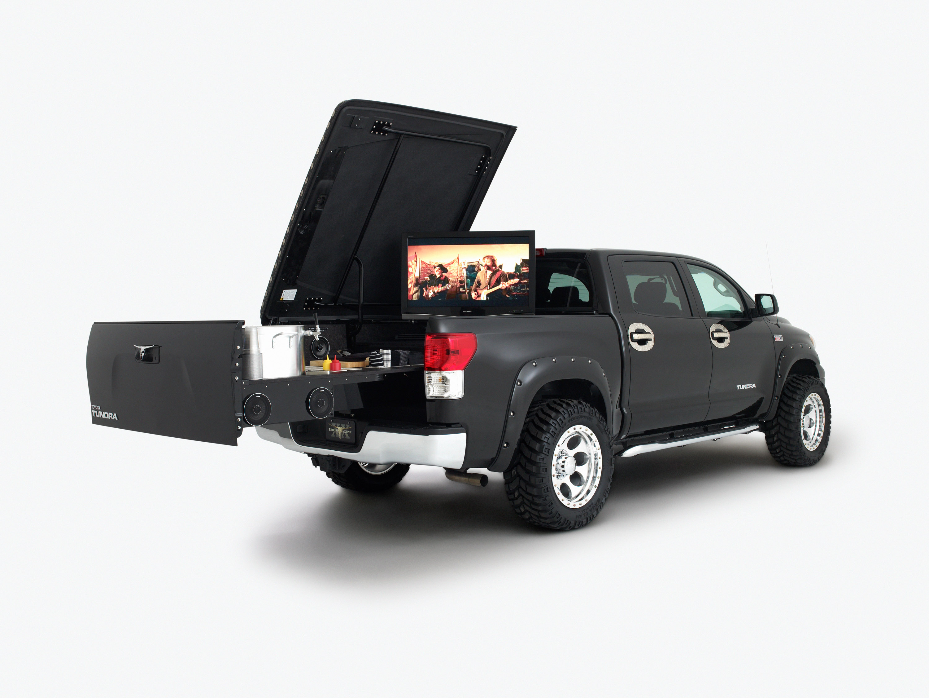 SEMA Toyota B and D Tundra Tailgater