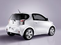 Toyota IQ (2008) - picture 2 of 5