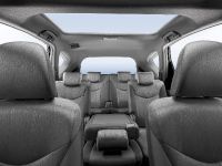 Toyota Prius Plus MPV (2012) - picture 2 of 5