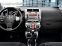 Toyota Urban Cruiser (2009) - picture 4 of 6