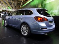 Vauxhall Astra Estate Paris 2010 (2010)