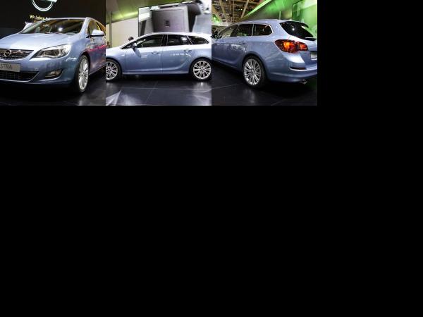 Paris Vauxhall Astra Estate Paris 2010 (2010) - picture 1 of 3