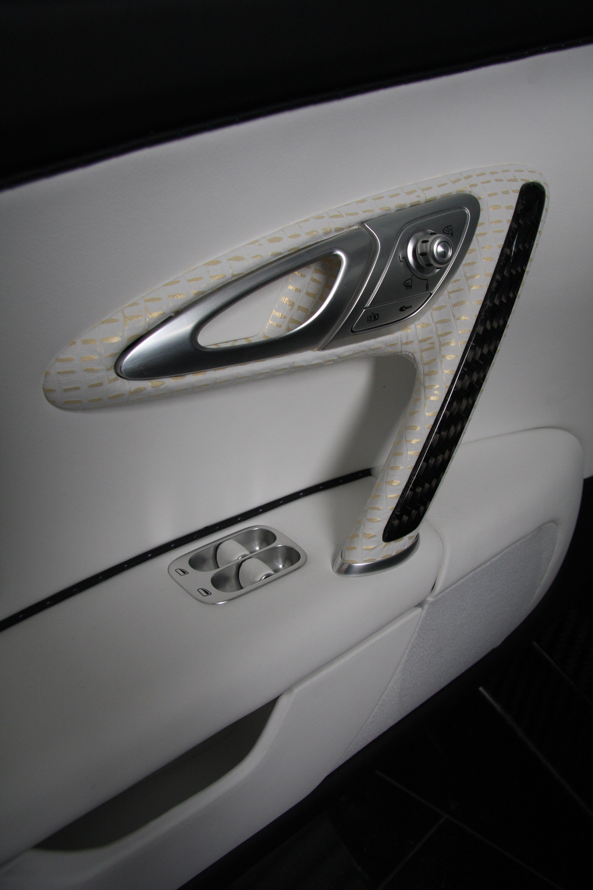 Mansory Linea Vincero Bugatti Veyron 16.4