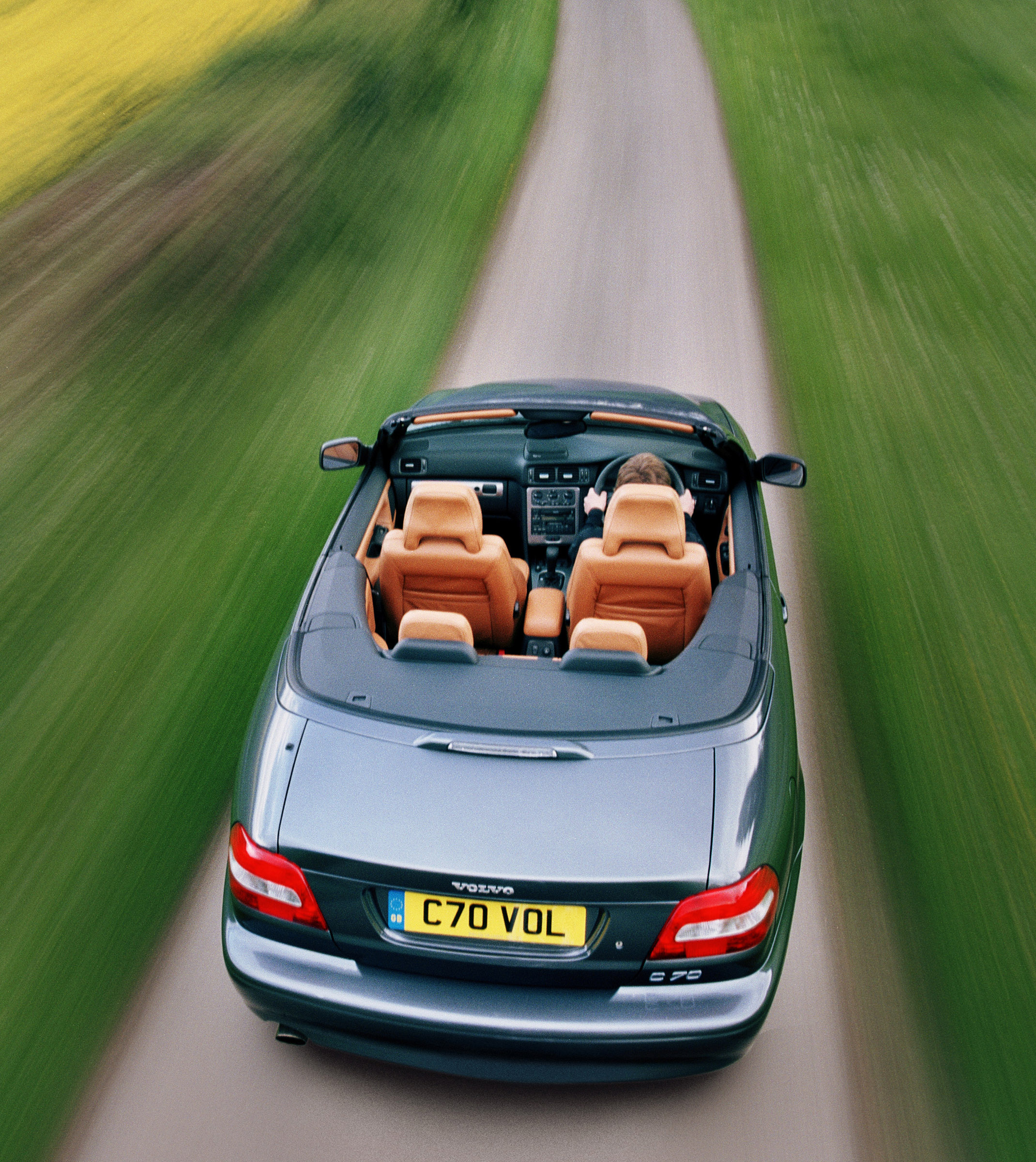 Volvo C70 2004
