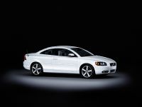 Volvo C70 Ice White (2009) - picture 1 of 3